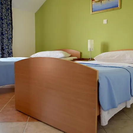 Matija Apartman *